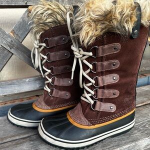 JOAN OF ARCTIC WOMEN'S WATERPROOF BOOT